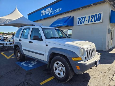 Used 2007 Jeep Liberty Sport w/ Off Road Group AWD/4WD image 1