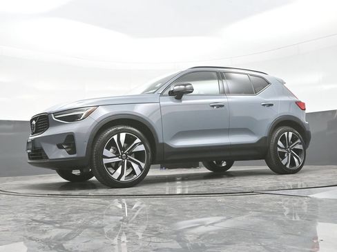 Used 2023 Volvo XC40 B5 Ultimate w/ Protection Package Premier AWD/4WD image 29