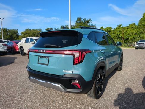 Used 2024 Kia Seltos EX FWD image 5