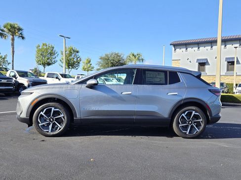 New 2026 Chevrolet Equinox EV LT image 3