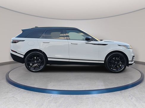 New 2026 Land Rover Range Rover Velar Dynamic SE AWD/4WD image 4