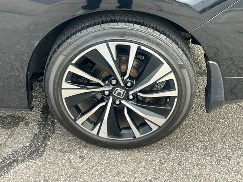 Used 2017 Honda Accord EX image 32
