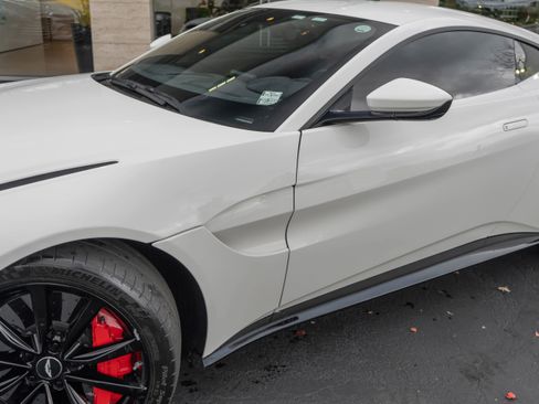 Used 2020 Aston Martin V8 Vantage Coupe RWD image 37