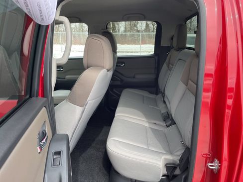 Used 2023 Nissan Frontier SV w/ SV Convenience Package AWD/4WD image 7