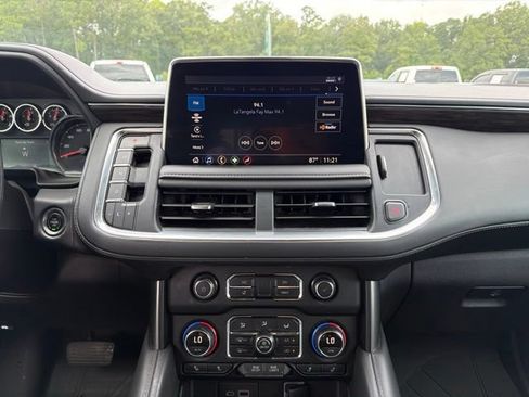 Used 2021 Chevrolet Tahoe Z71 w/ Z71 Signature Package AWD/4WD image 10