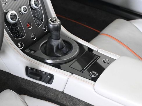 Used 2017 Aston Martin V12 Vantage S image 19