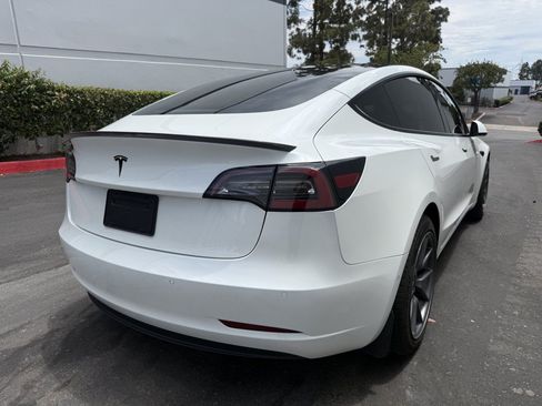 Used 2021 Tesla Model 3 Standard Range Plus RWD image 3