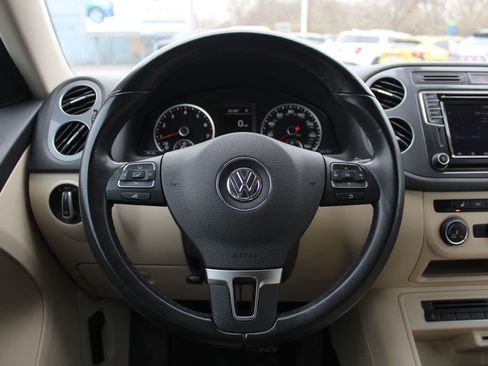 Used 2017 Volkswagen Tiguan S image 15