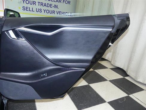 Used 2017 Tesla Model S 60D image 24