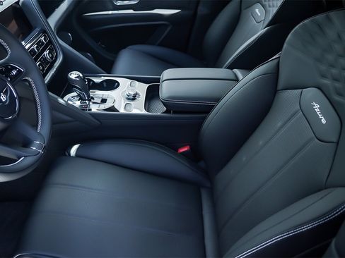 Certified 2024 Bentley Bentayga Extended Wheelbase image 10