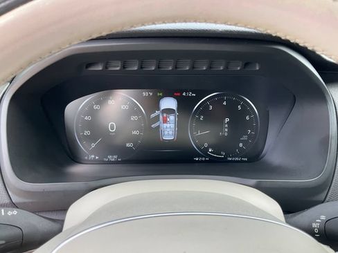 Used 2020 Volvo XC90 T6 Momentum AWD/4WD image 11