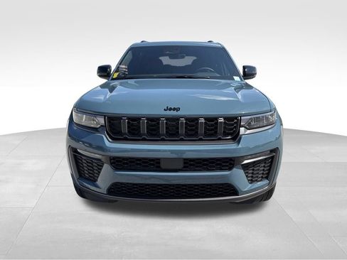 New 2026 Jeep Grand Cherokee L Limited w/ Limited Altitude Package AWD/4WD image 2