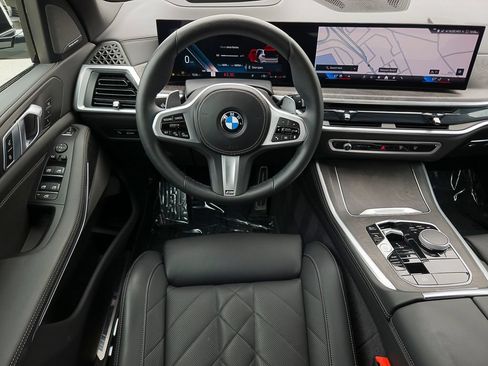 Used 2025 BMW X5 xDrive40i w/ M Sport Package AWD/4WD image 20