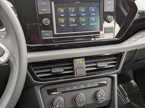 Used 2022 Volkswagen Taos S image 14