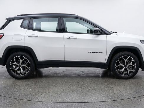 Used 2025 Jeep Compass Limited AWD/4WD image 11