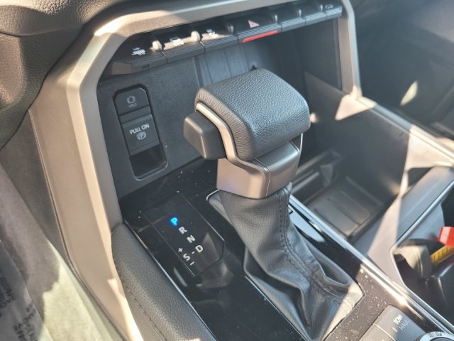 Used 2025 Toyota Tundra Limited AWD/4WD image 20