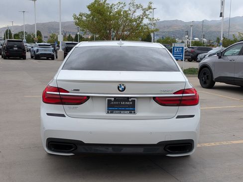 Used 2019 BMW 750i xDrive w/ Executive Package AWD/4WD image 4