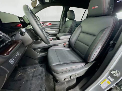 Used 2025 Chevrolet Traverse Z71 AWD/4WD image 12