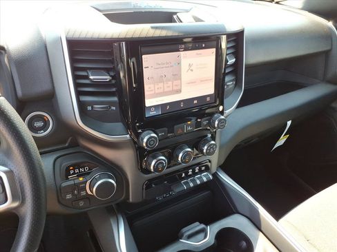 New 2026 RAM 1500 Express AWD/4WD image 27