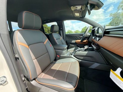 New 2026 GMC Canyon AT4 w/ AT4 Premium Package AWD/4WD image 14