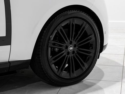 Used 2024 Land Rover Range Rover SE image 50