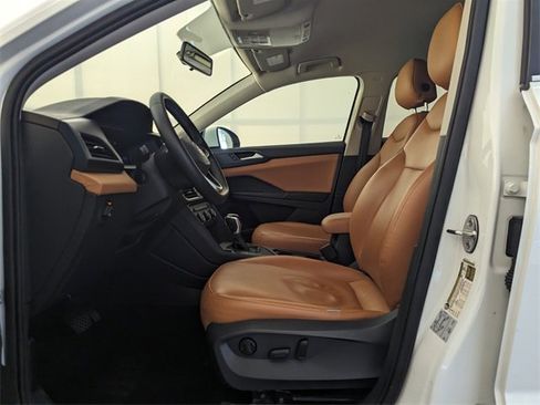 Used 2022 Volkswagen Taos SE image 6