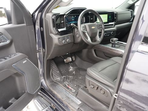 Used 2022 Chevrolet Silverado 1500 LTZ w/ LTZ Premium Package image 14