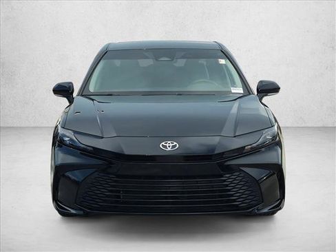 Used 2025 Toyota Camry LE w/ Convenience Package FWD image 2