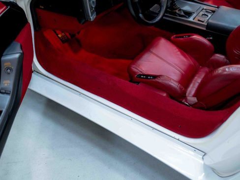 Used 1990 Chevrolet Corvette Convertible image 40