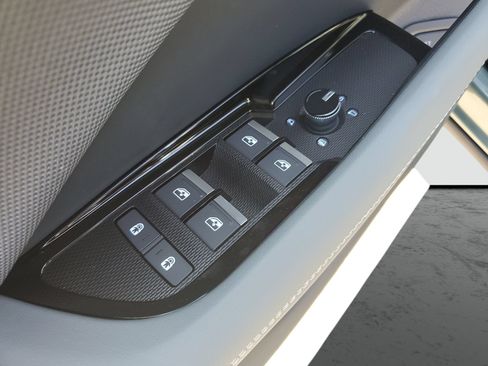 New 2026 Audi Q3 quattro 2.0T AWD/4WD image 21