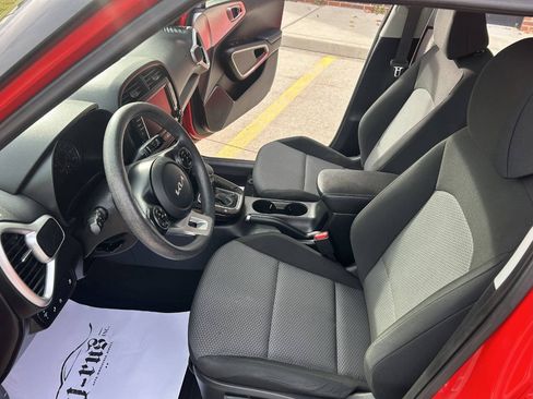 Used 2022 Kia Soul LX w/ Technology Package image 17