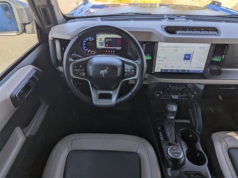 Used 2023 Ford Bronco Wildtrak image 14