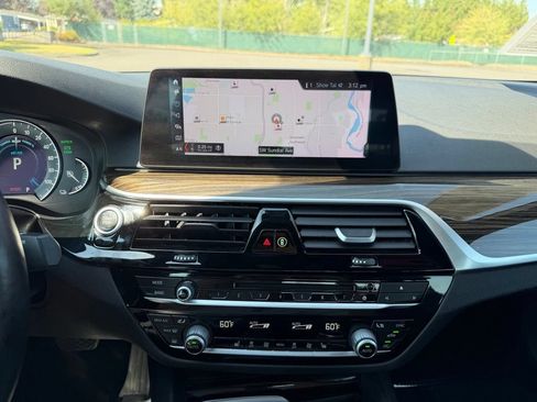 Used 2019 BMW 530e RWD image 23