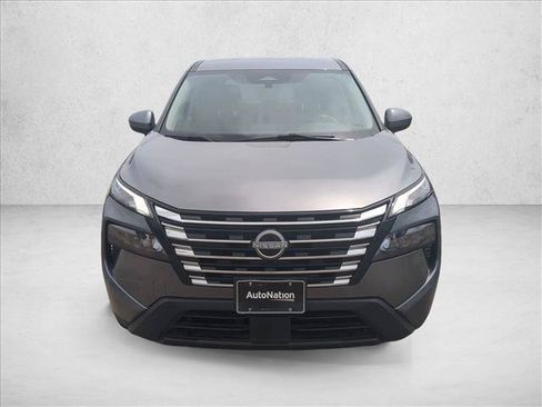 Used 2024 Nissan Rogue SV FWD image 2