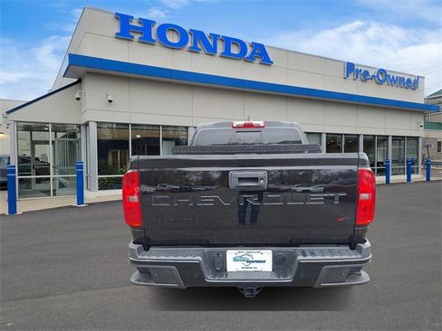 Used 2022 Chevrolet Colorado LT w/ Safety Package image 5