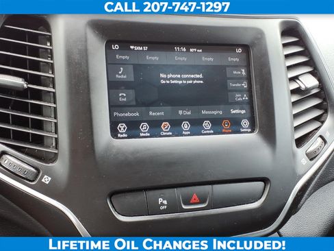 Used 2019 Jeep Cherokee Latitude Plus w/ Comfort/Convenience Group AWD/4WD image 16