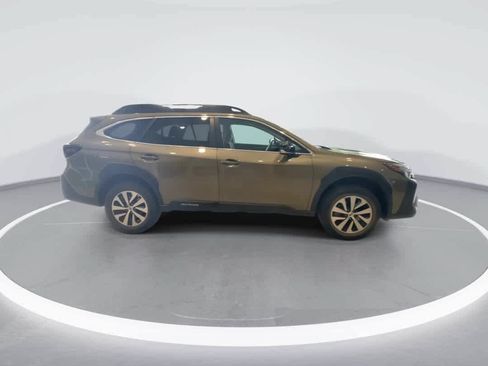 Used 2024 Subaru Outback Premium AWD/4WD image 9