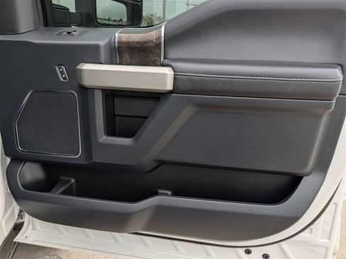 Used 2022 Ford F250 Lariat w/ Tremor Off-Road Package image 32