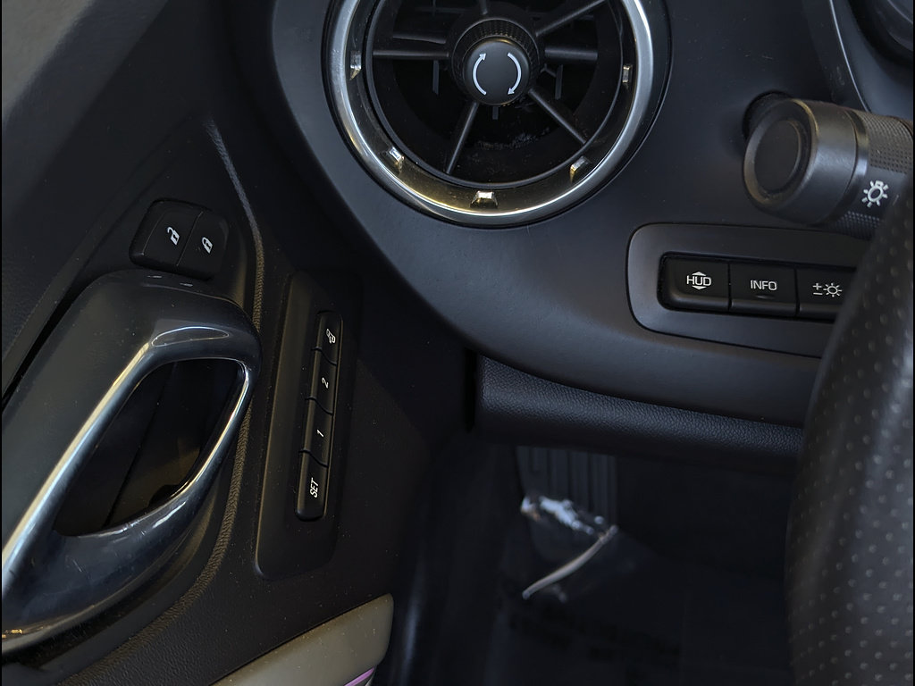 Used 2016 Chevrolet Camaro SS RWD image 29