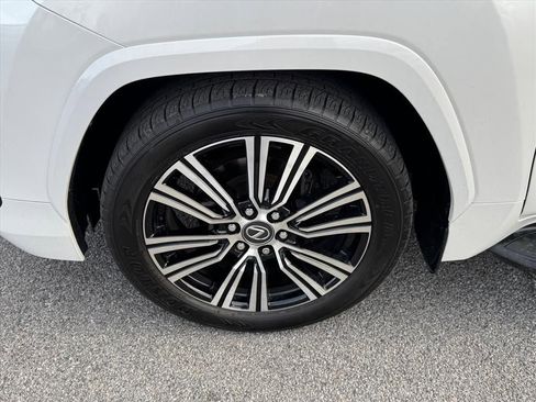 Used 2024 Lexus LX 600 4WD w/ Luxury Package image 12