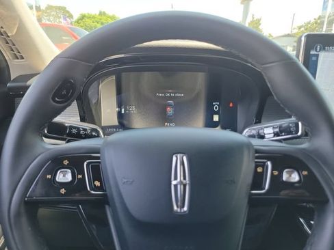 Used 2025 Lincoln Corsair FWD image 26