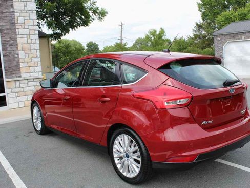 Used 2015 Ford Focus Titanium FWD image 9