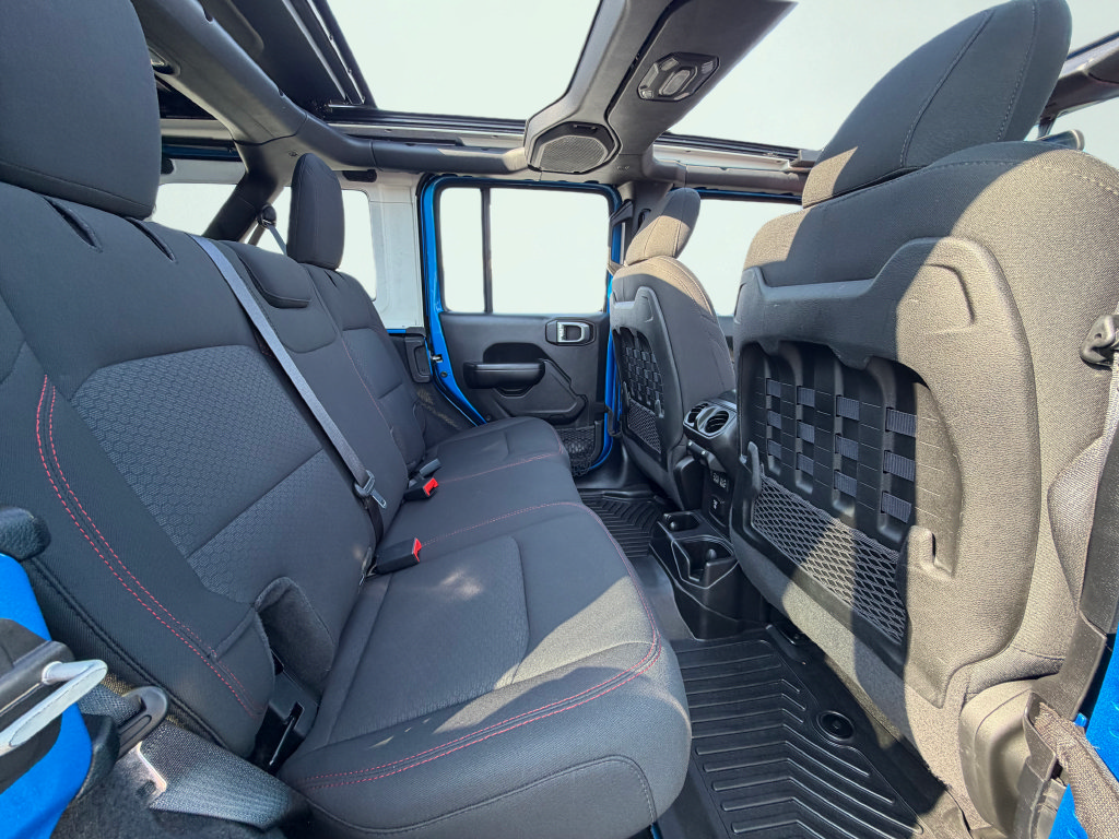Used 2021 Jeep Wrangler Unlimited Rubicon AWD/4WD image 40