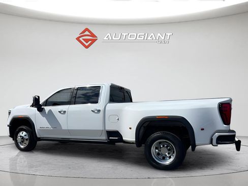 Used 2024 GMC Sierra 3500 Denali Ultimate AWD/4WD image 4