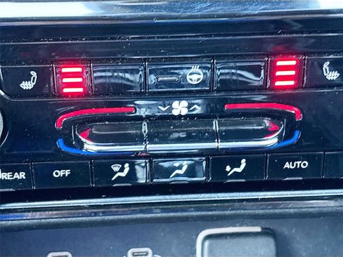 Used 2024 Jeep Grand Cherokee L Laredo image 22