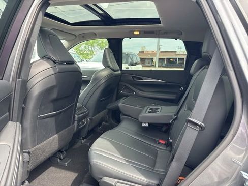 Used 2023 INFINITI QX60 Luxe w/ Performance Audio Package AWD/4WD image 6