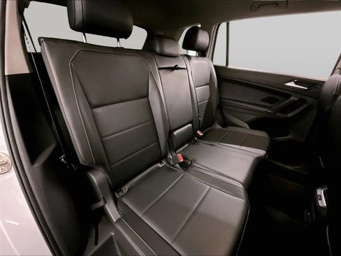 Used 2018 Volkswagen Tiguan SEL FWD image 26
