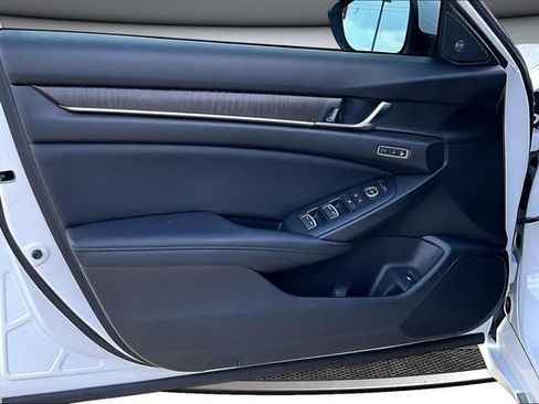 Used 2018 Honda Accord EX-L image 19