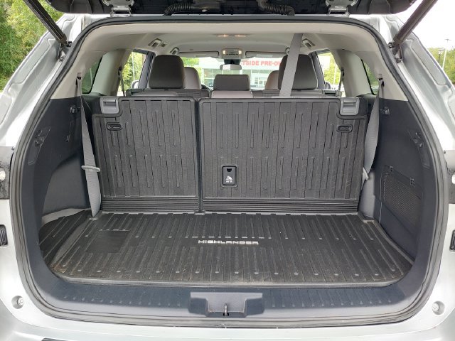 Certified 2020 Toyota Highlander LE FWD image 30