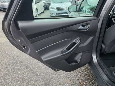 Used 2013 Ford Focus SE w/ Super Fuel Economy (SFE) Pkg image 14